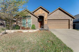6033 Paddlefish Drive, Fort Worth, TX 76179