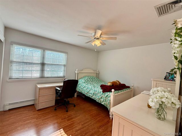 4 Sheila Court, Manorville, NY 11949