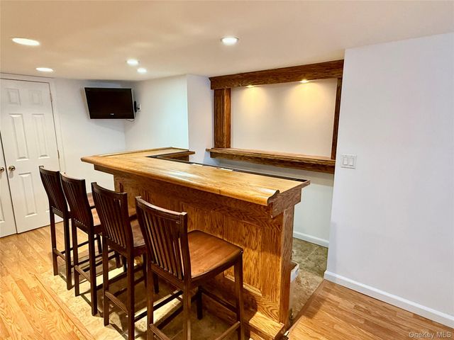 4 Sheila Court, Manorville, NY 11949