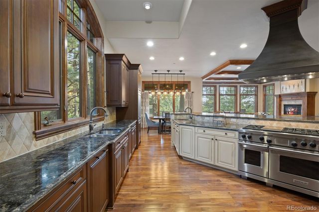 976 COUNTRY CLUB Parkway, Castle Rock, CO 80108