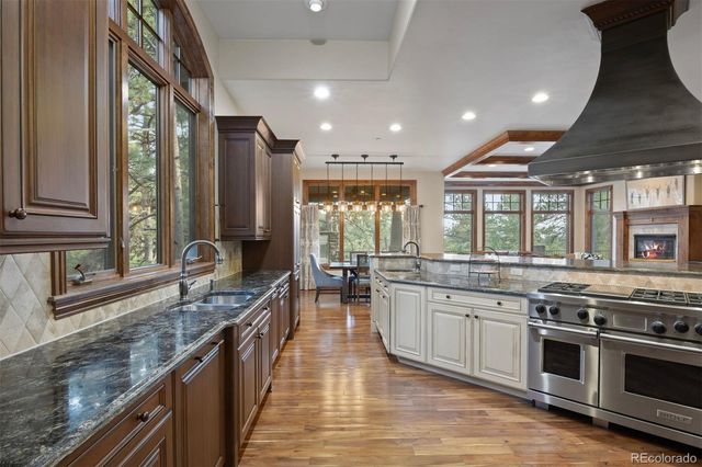 976 COUNTRY CLUB Parkway, Castle Rock, CO 80108