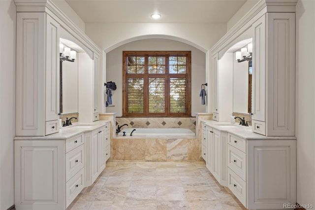 976 COUNTRY CLUB Parkway, Castle Rock, CO 80108