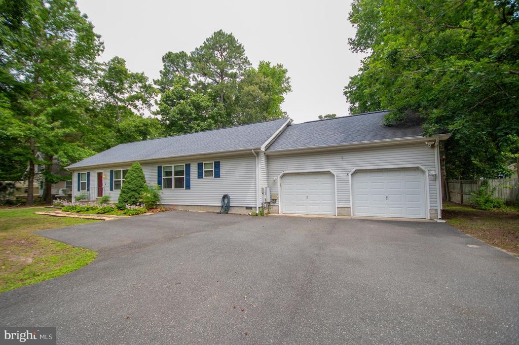 42 LAKE SHORE DR, Lewes, DE 19958