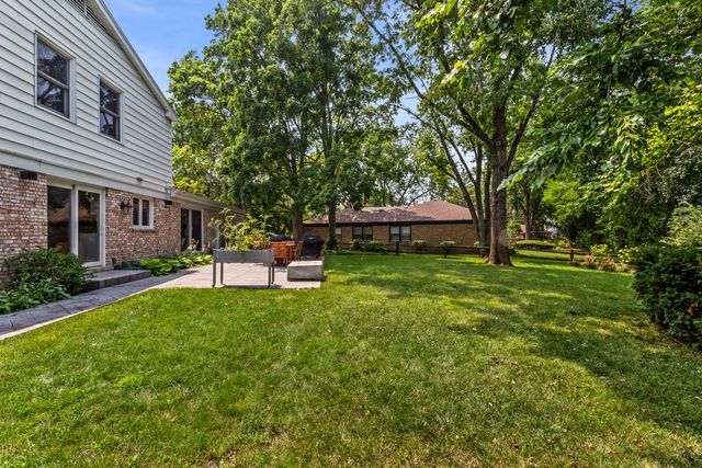 3850 Dauphine Avenue, Northbrook, IL 60062