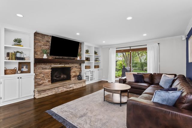 3850 Dauphine Avenue, Northbrook, IL 60062