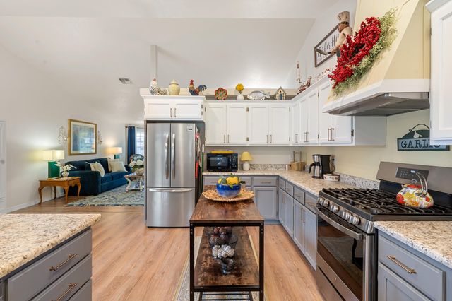 1515 Panoramic Loop, Grants Pass, OR 97527