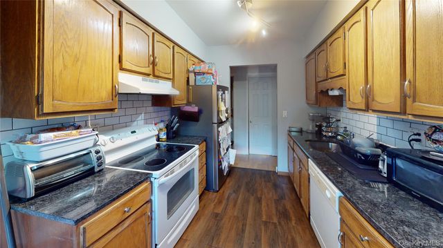 188 Sierra Vista Lane, Valley Cottage, NY 10989