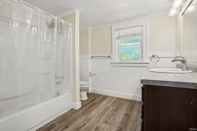1212 W Lexington Avenue, Elkhart, IN 46514