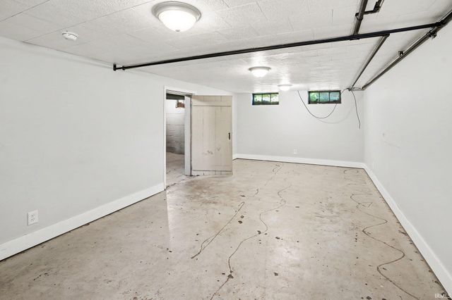 1212 W Lexington Avenue, Elkhart, IN 46514