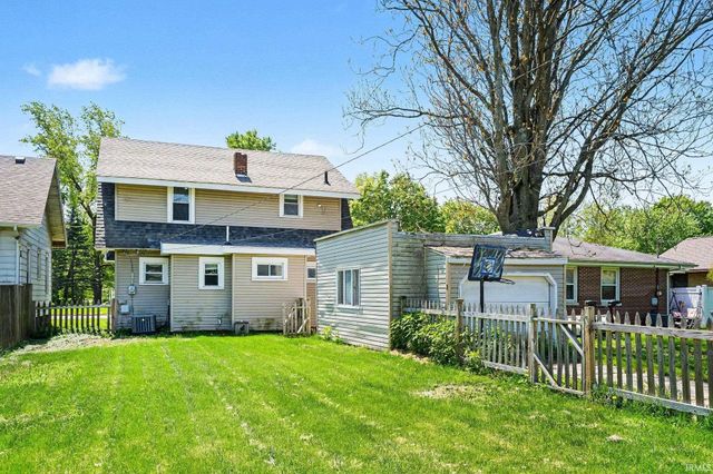 1212 W Lexington Avenue, Elkhart, IN 46514