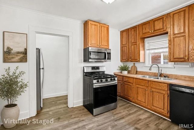 1212 W Lexington Avenue, Elkhart, IN 46514