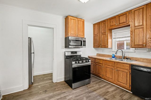 1212 W Lexington Avenue, Elkhart, IN 46514