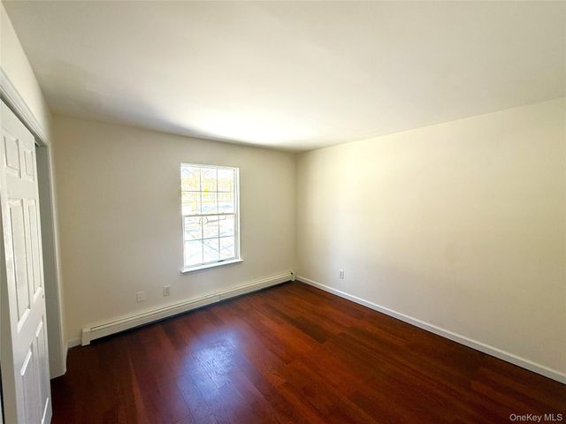 2 New Street, Holtsville, NY 11742