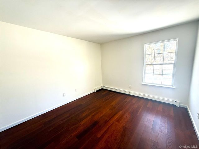 2 New Street, Holtsville, NY 11742