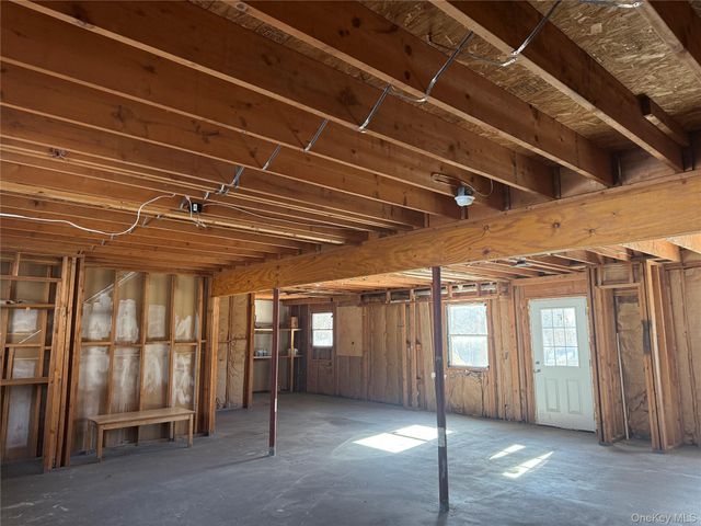 2 New Street, Holtsville, NY 11742