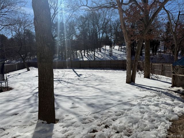 2 New Street, Holtsville, NY 11742