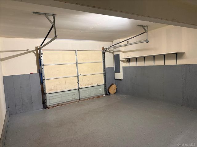 2 New Street, Holtsville, NY 11742