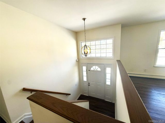 2 New Street, Holtsville, NY 11742