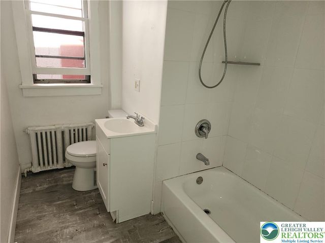 678 Northampton Street 3W, Easton, PA 18042