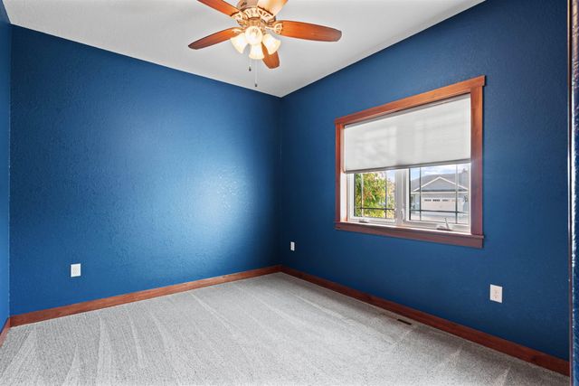 405 Tumbleweed Trail, Waverly, IA 50677