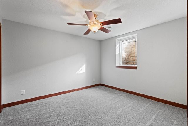 405 Tumbleweed Trail, Waverly, IA 50677