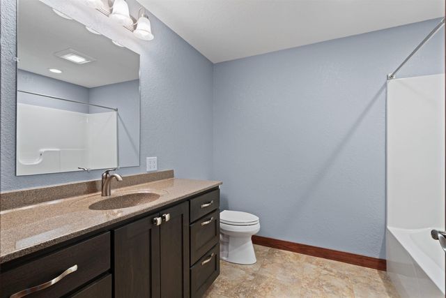 405 Tumbleweed Trail, Waverly, IA 50677