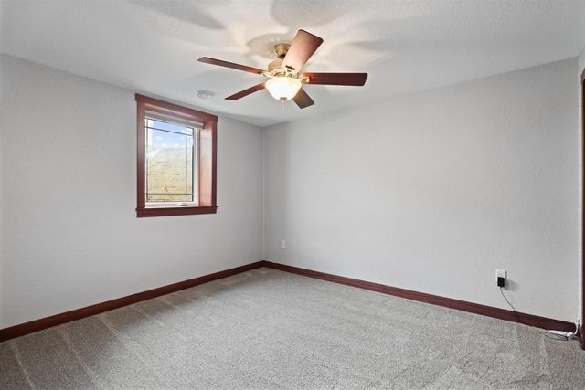 405 Tumbleweed Trail, Waverly, IA 50677