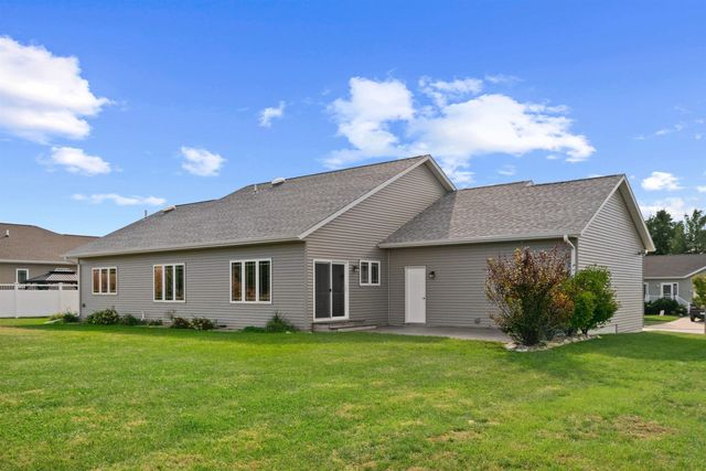 405 Tumbleweed Trail, Waverly, IA 50677