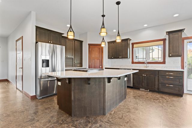 405 Tumbleweed Trail, Waverly, IA 50677