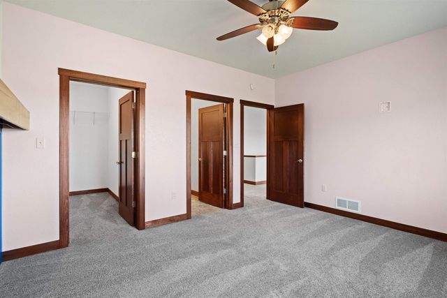 405 Tumbleweed Trail, Waverly, IA 50677