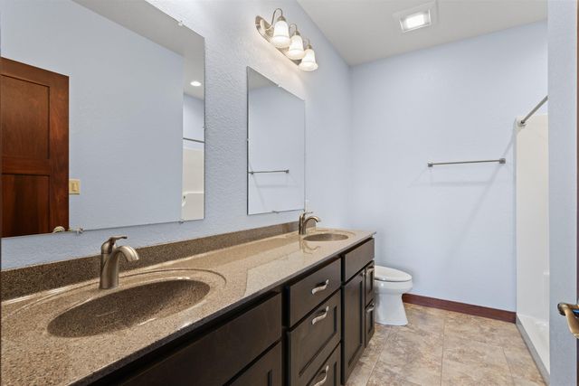 405 Tumbleweed Trail, Waverly, IA 50677