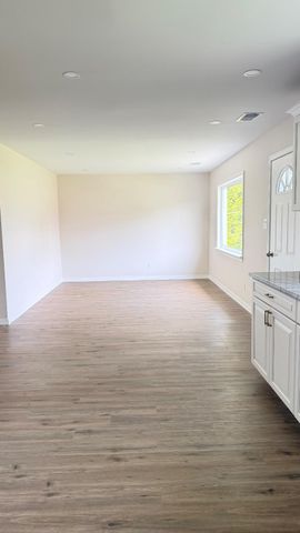 589 ELBRIDGE RD, Morrisville, PA 19067