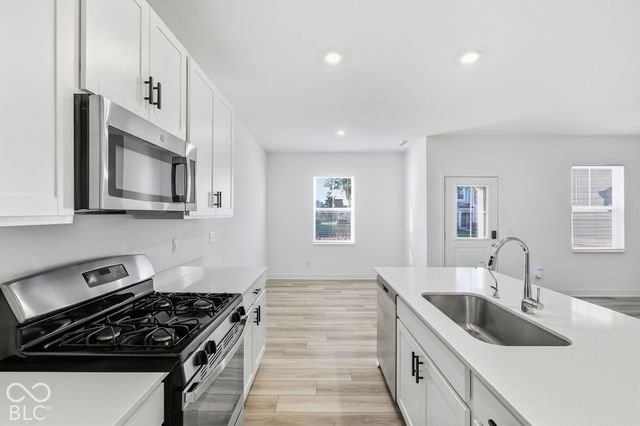 7218 Governors Row, Avon, IN 46123