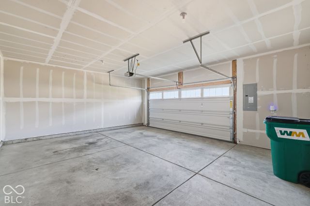 7218 Governors Row, Avon, IN 46123