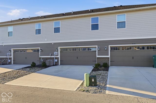 7218 Governors Row, Avon, IN 46123