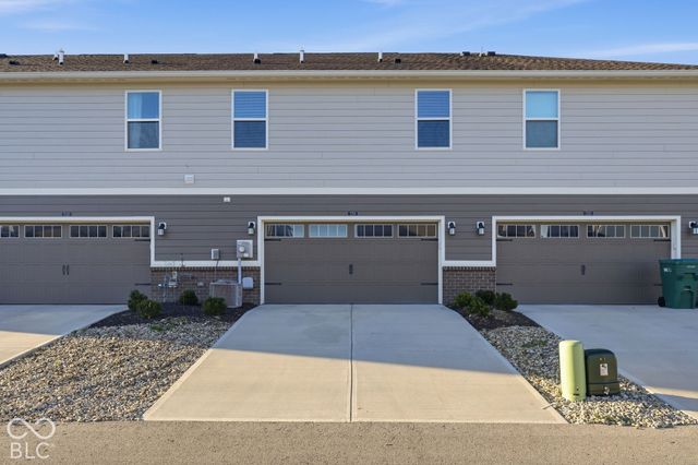 7218 Governors Row, Avon, IN 46123
