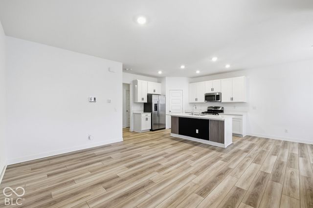 7218 Governors Row, Avon, IN 46123