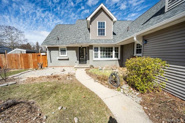 1117 Glendale Street, Midland, MI 48642