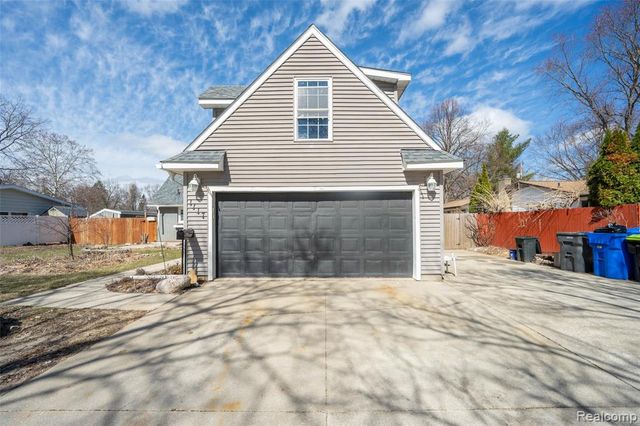 1117 Glendale Street, Midland, MI 48642