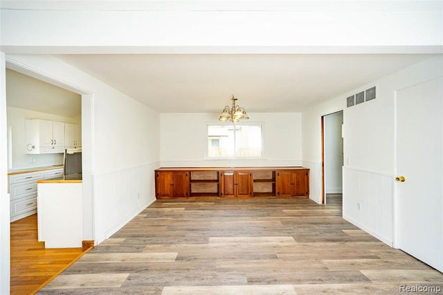 1117 Glendale Street, Midland, MI 48642