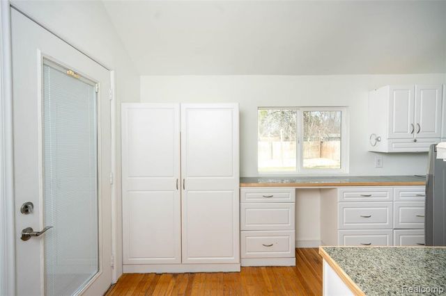 1117 Glendale Street, Midland, MI 48642