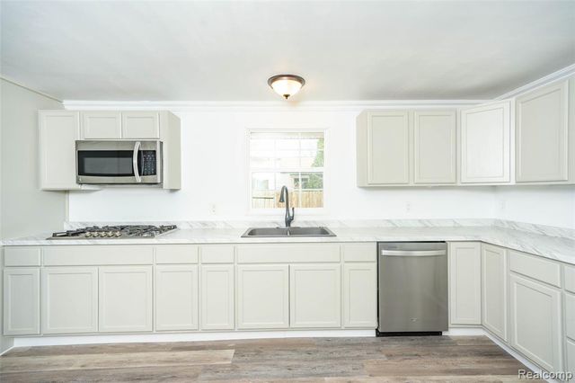 1117 Glendale Street, Midland, MI 48642