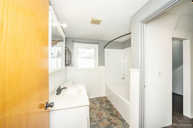 1117 Glendale Street, Midland, MI 48642