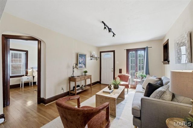 6415 Blow Street, St Louis, MO 63109