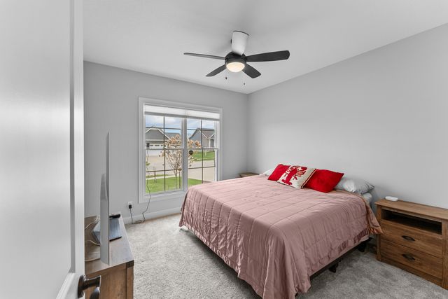 4937 Lakeside Drive, Bettendorf, IA 52722