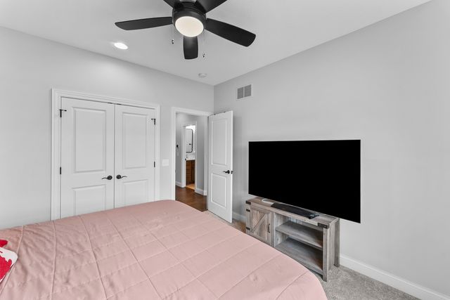 4937 Lakeside Drive, Bettendorf, IA 52722