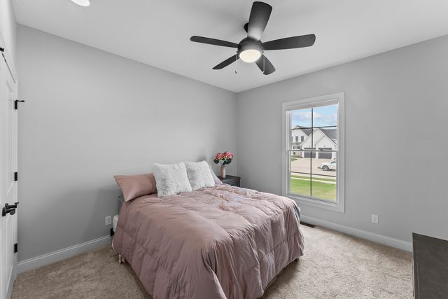 4937 Lakeside Drive, Bettendorf, IA 52722