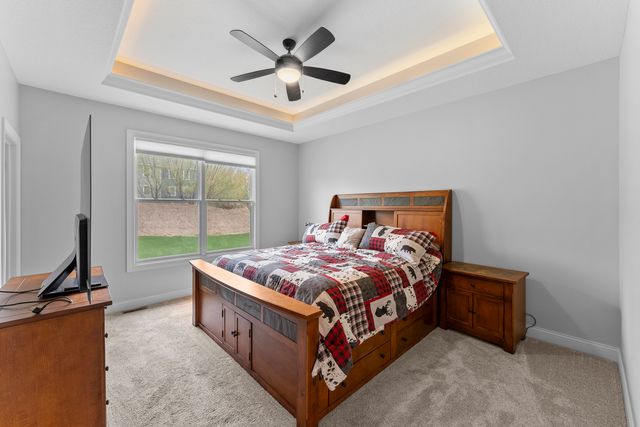 4937 Lakeside Drive, Bettendorf, IA 52722