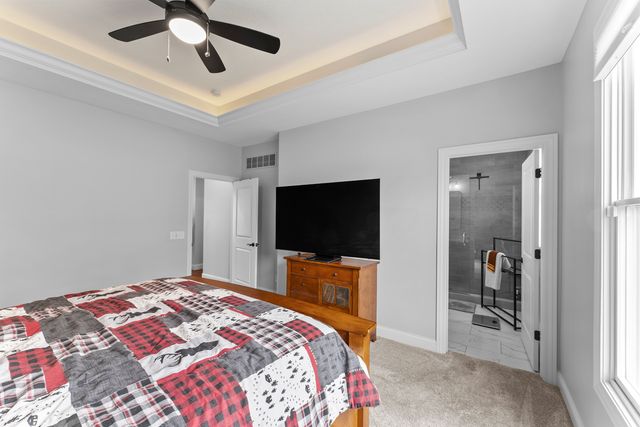 4937 Lakeside Drive, Bettendorf, IA 52722