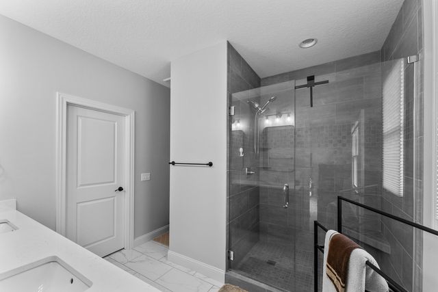 4937 Lakeside Drive, Bettendorf, IA 52722